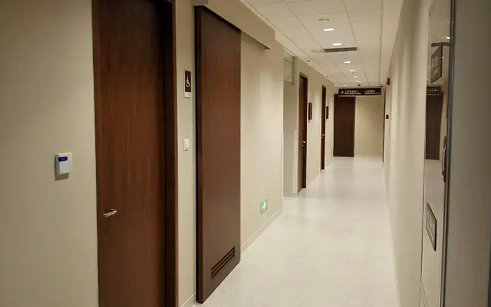 大型實驗室病房要求設計什么門